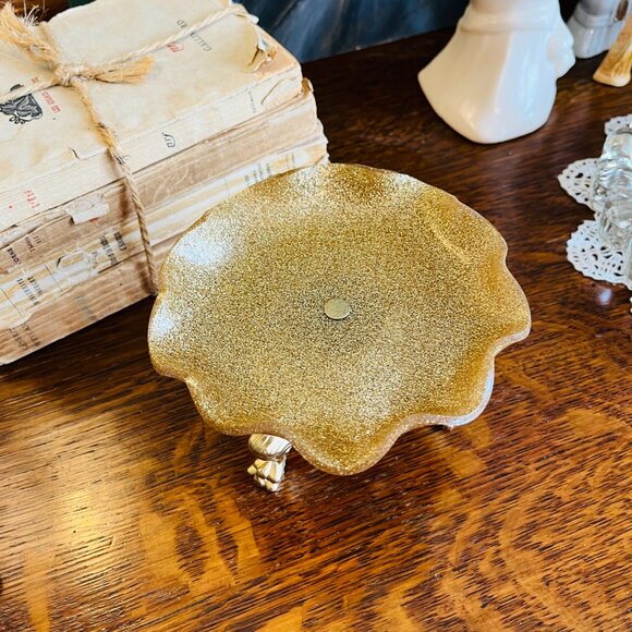 ❌SOLD❌Gold sparkly Lucite pedestal dish with lion's - Picture 4 of 11